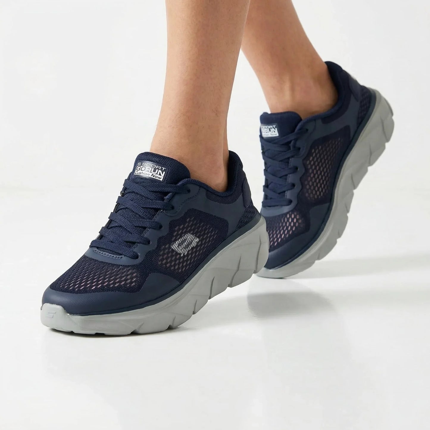 BAJO SHOES Chaussures de Sport Femme bleu marine – portées en marche dynamique – mesh respirant – semelle médicale grise – BAJO SHOES