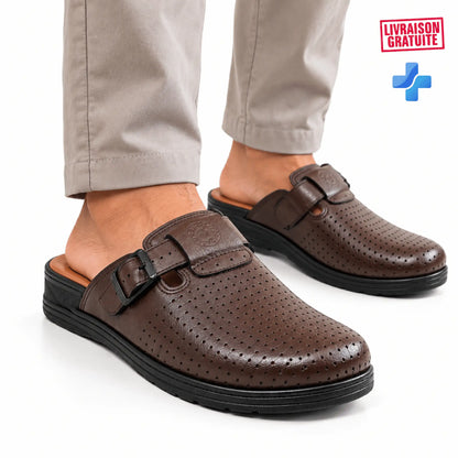 Sabot médical homme marron porté au pied – modèle 04