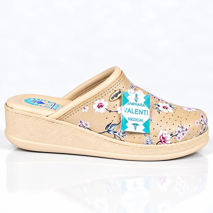 Sabot médical femme beige floral vu de profil