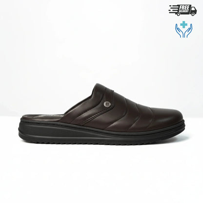 Profil latéral de sabot médical homme cuir véritable marron, semelle compensée antidérapante confort professionnel - BAJO SHOES 047